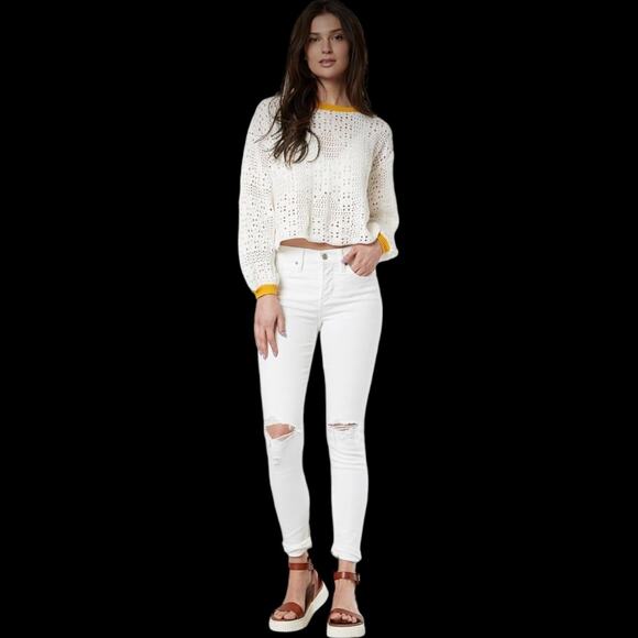 NWOT Levi’s premium 311 Shaping Skinny Distressed Women’s Jeans Size 32 - Picture 1 of 14